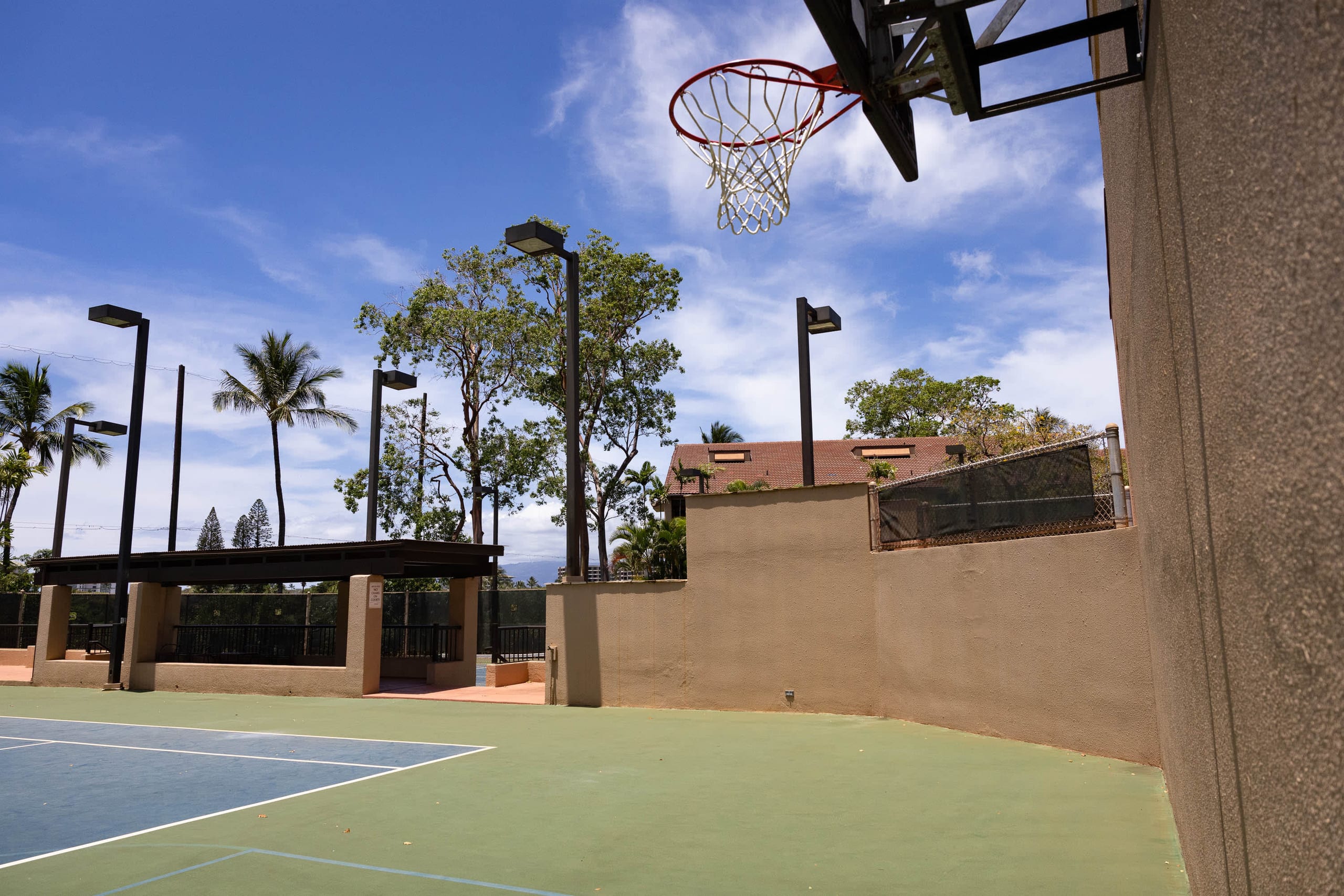 Condo in Lahaina · ★4.98 · 2 bedrooms · 4 beds · 2 baths - Image 37