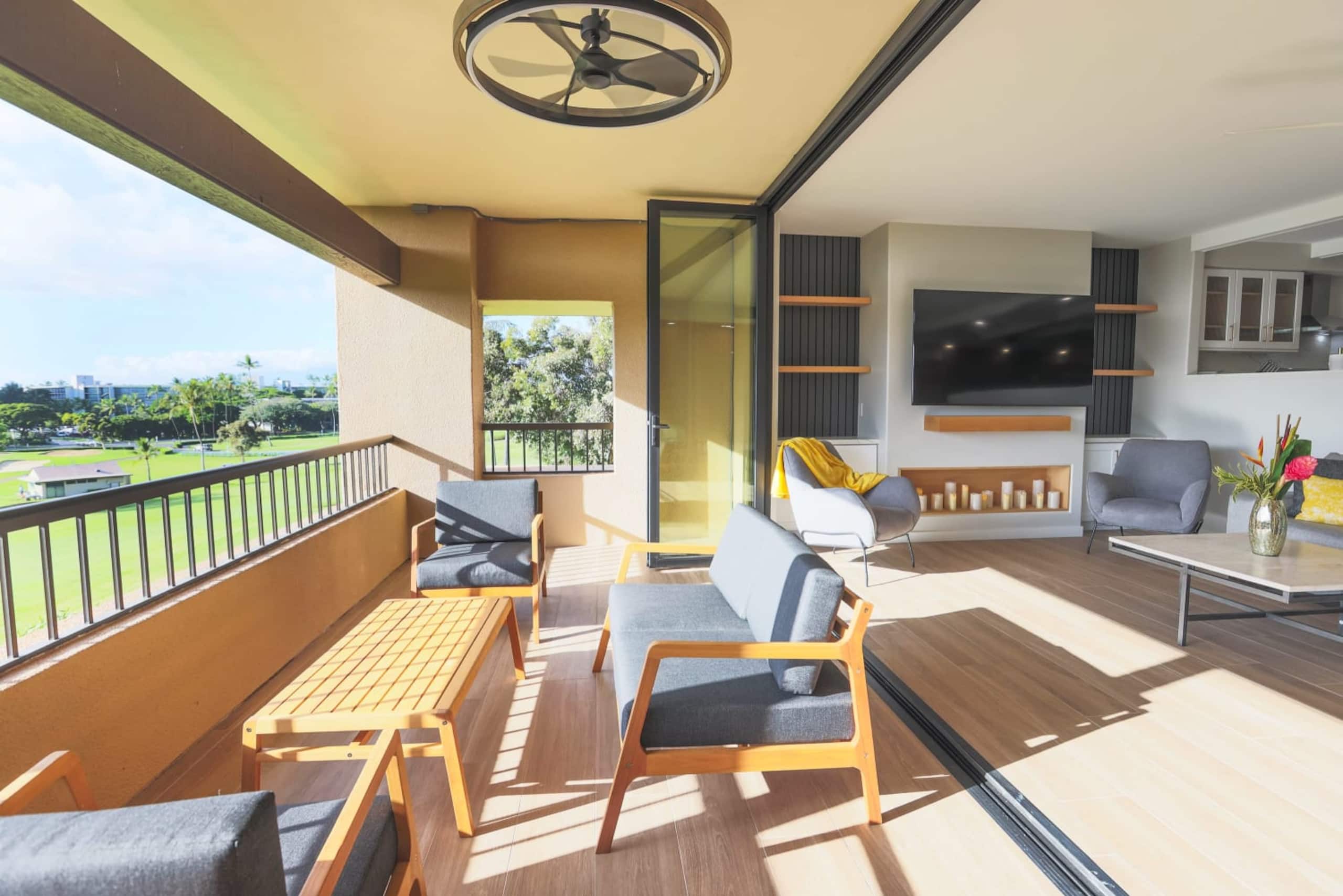 Condo in Lahaina · ★4.98 · 2 bedrooms · 4 beds · 2 baths - Image 2