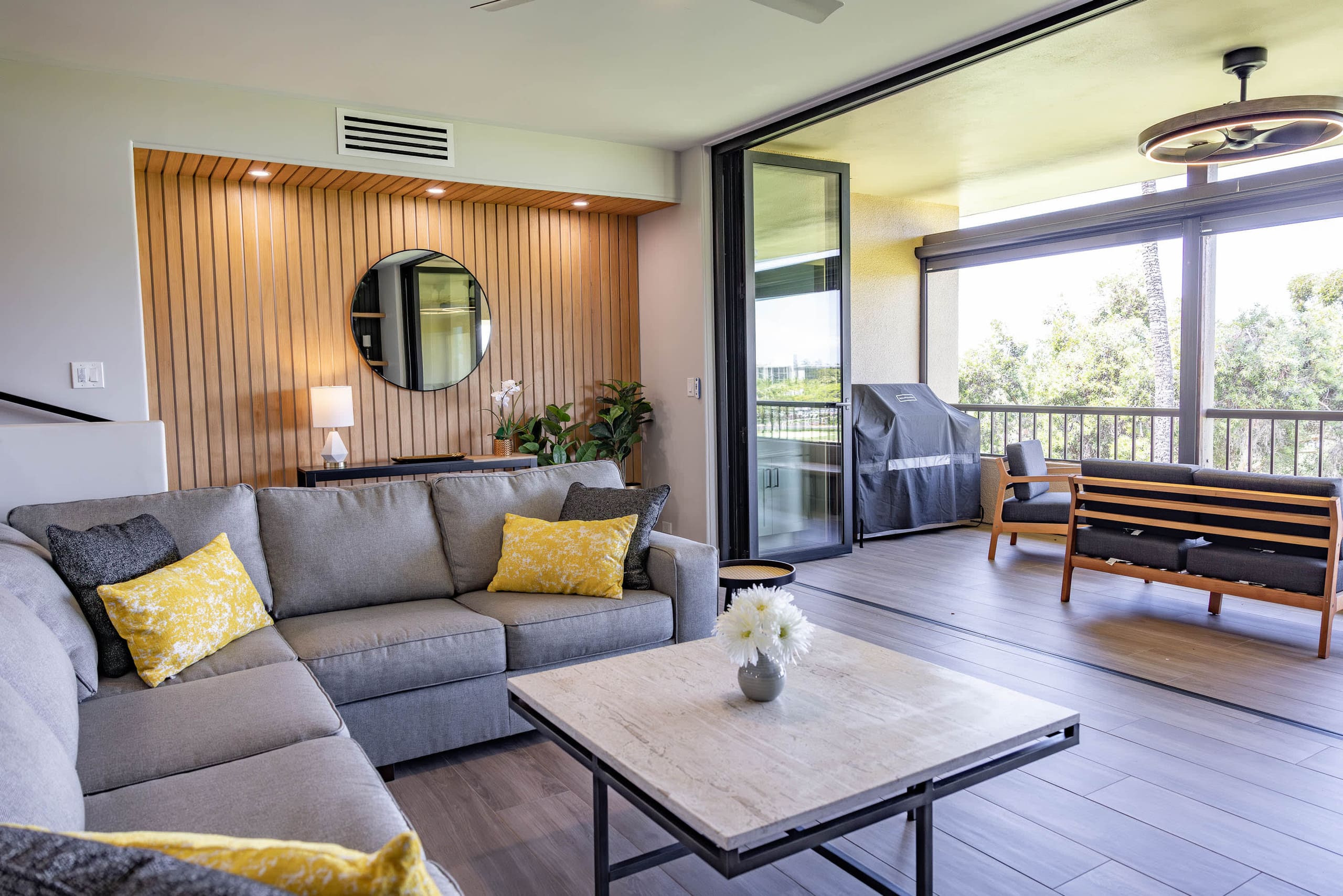 Condo in Lahaina · ★4.98 · 2 bedrooms · 4 beds · 2 baths - Image 4