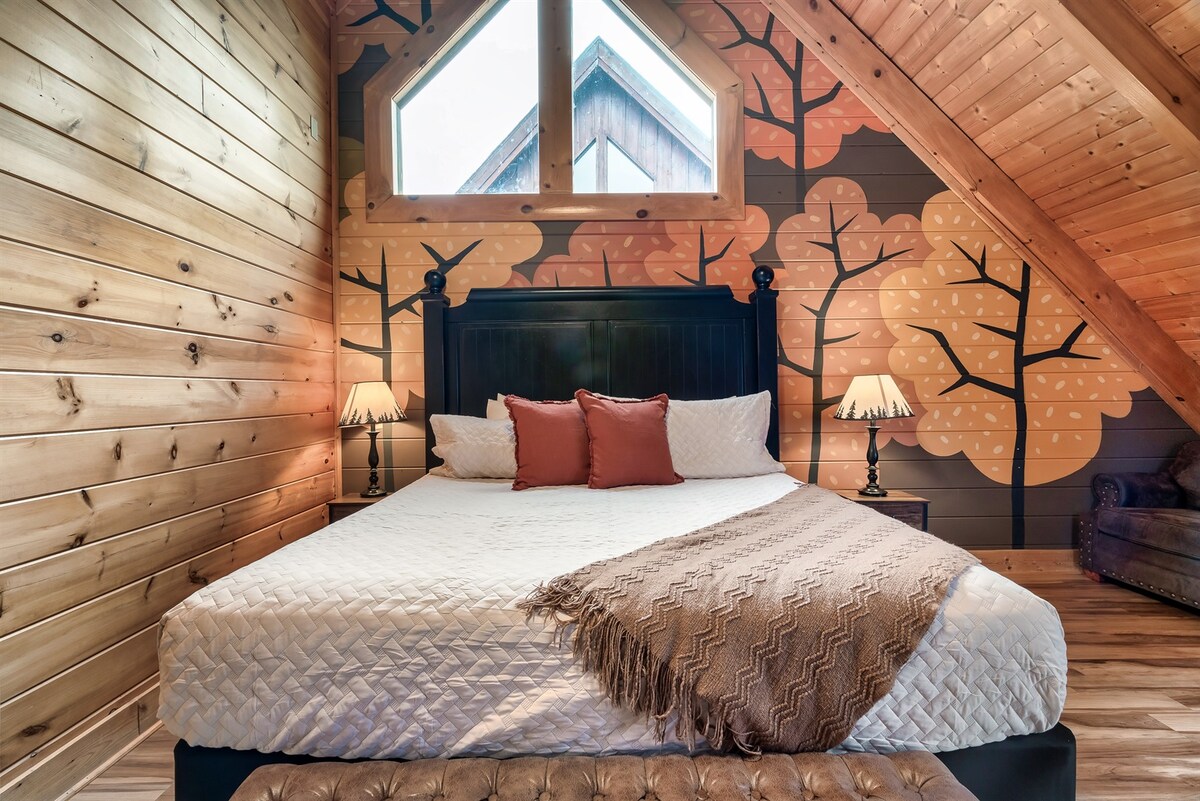 Indoor, Outdoor Pool| Mini Golf| Seasons Murals - Cabins for Rent