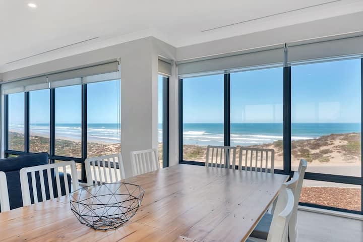 Nauticus Beachfront Luxury House w/ Stunning Views