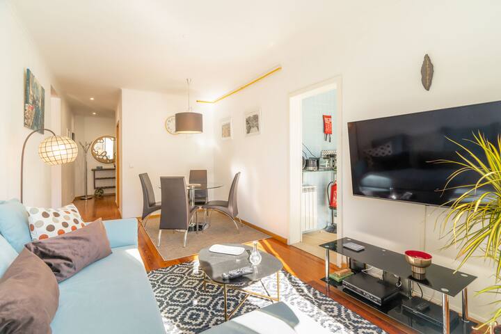 LvPremier Baixa PR2- elevator, city view, balcony gallery image 2