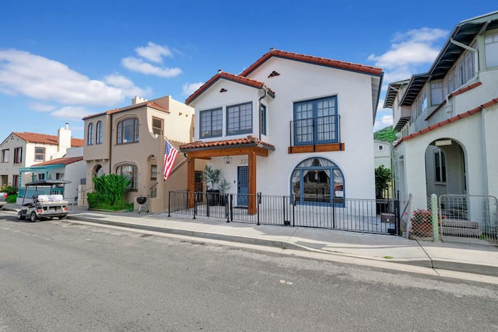 New! Spacious Detached Home | Perfect Location gallery image 2