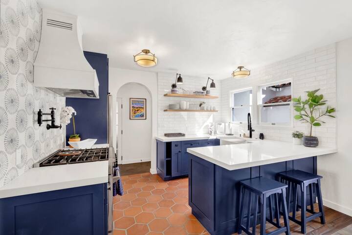 New! Spacious Detached Home | Perfect Location gallery image 3