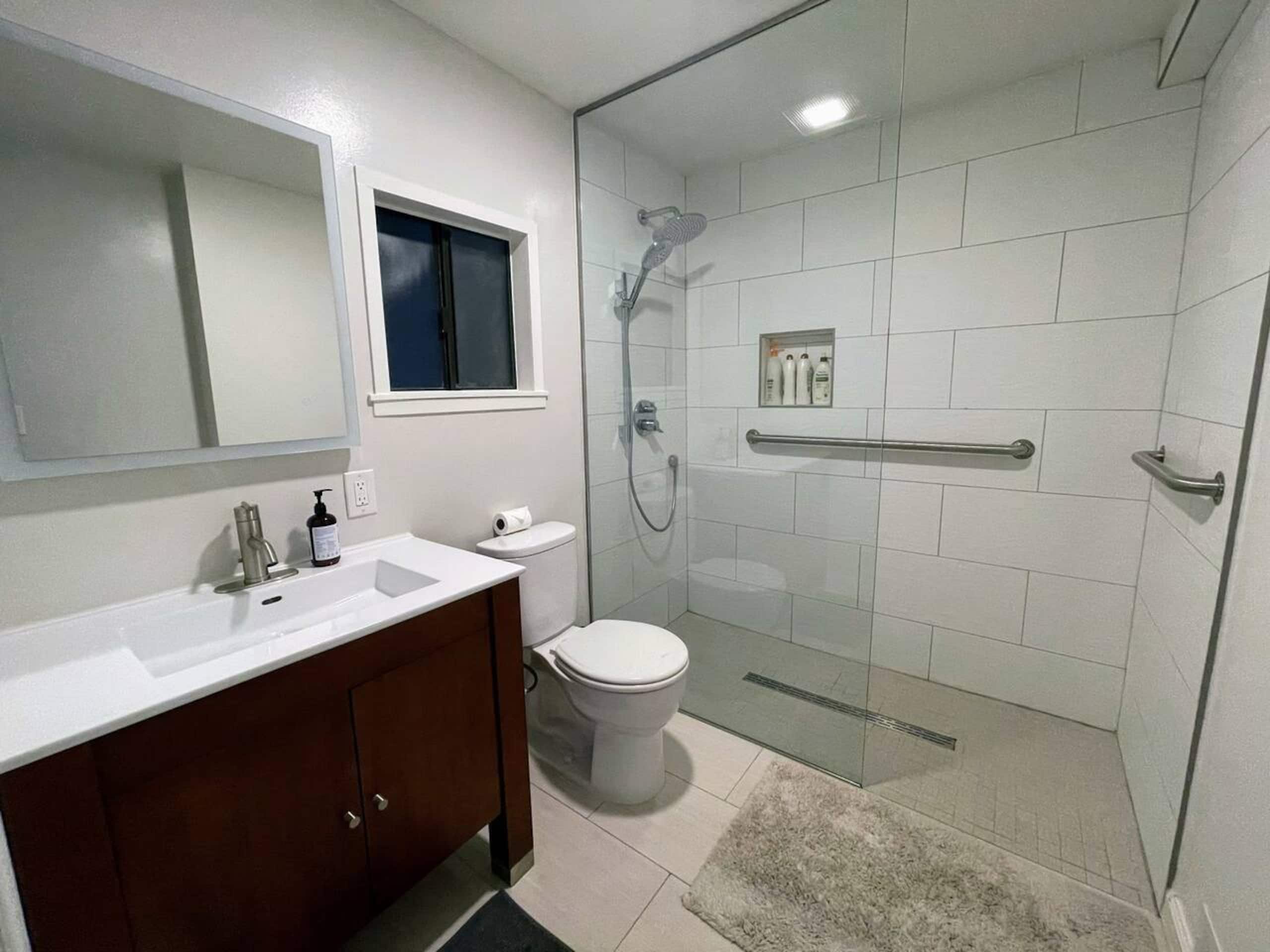 Condo in San Francisco · ★4.84 · 2 bedrooms · 3 beds · 1 bath - Image 8