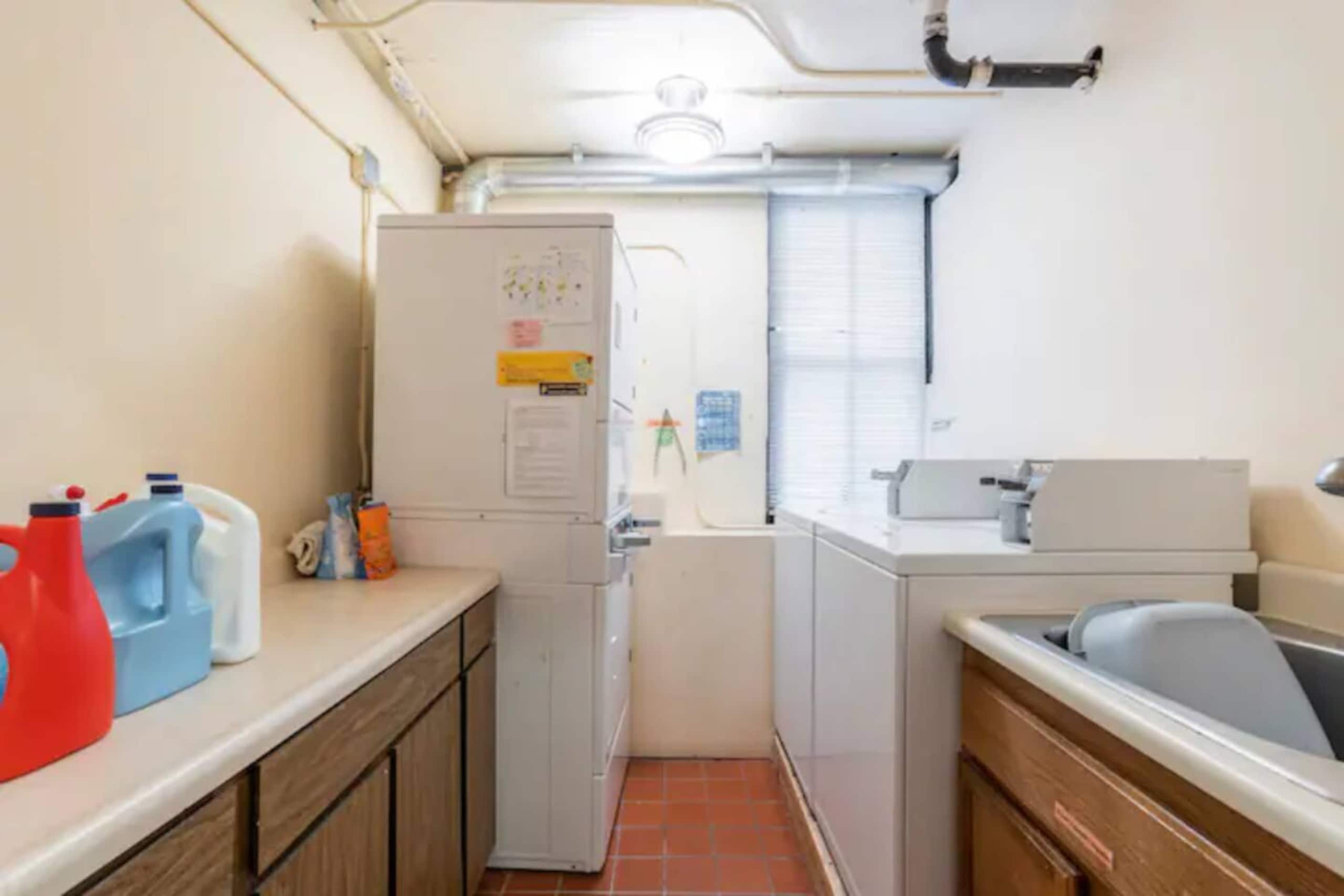 Condo in San Francisco · ★4.84 · 2 bedrooms · 3 beds · 1 bath - Image 13