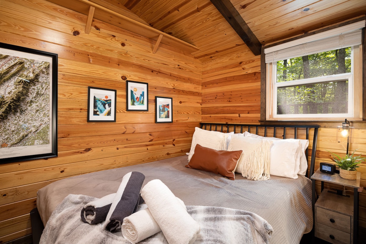 Ჩვენ გთავაზობთ პირსახოცებსა და თეთრეულს კომფორტული სტუმრობისთვის.