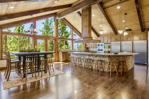 LX33 Lake Tahoe Villa with Gameroom Hot tub Sauna