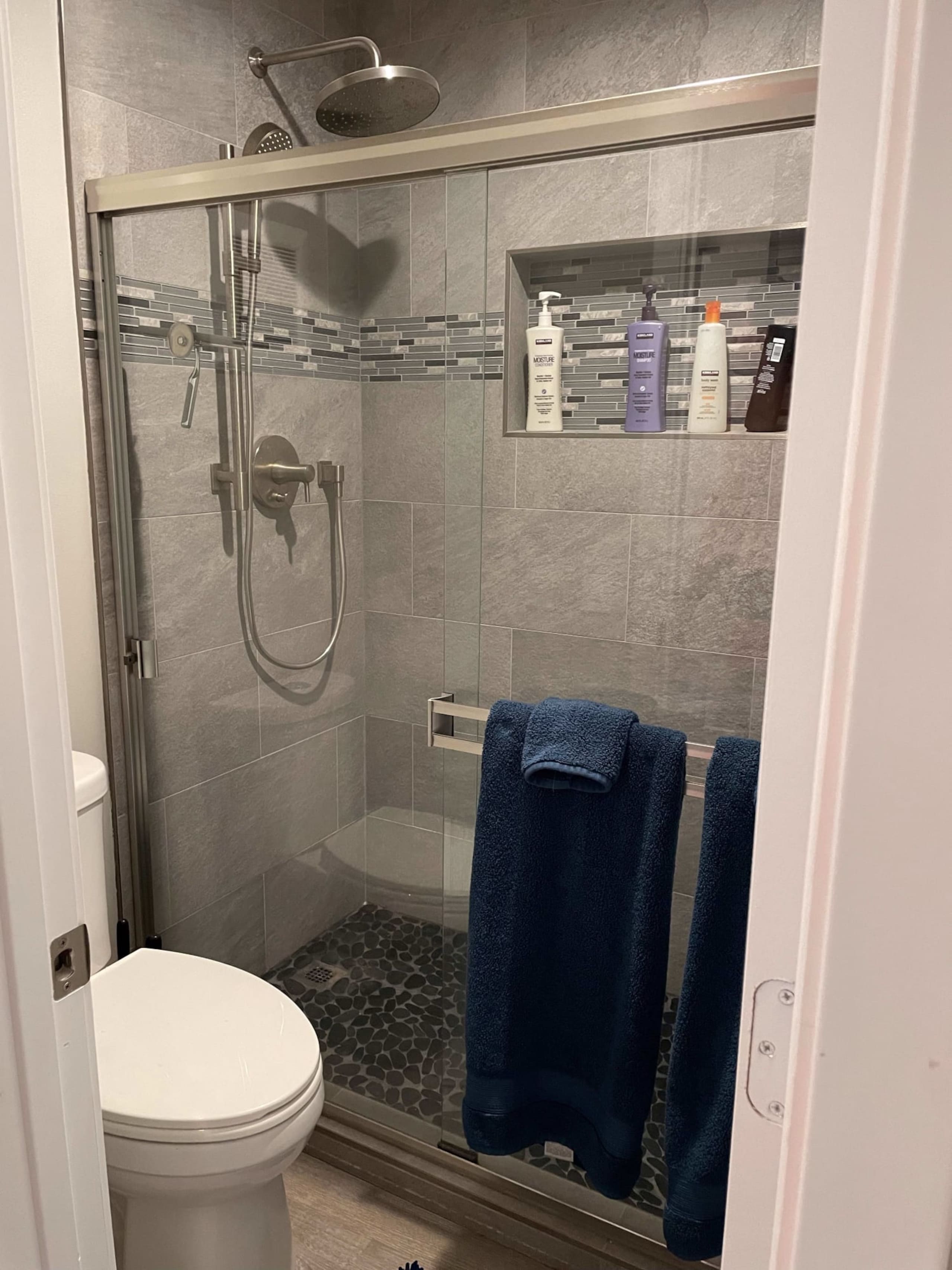 Condo in Lahaina · ★4.94 · 1 bedroom · 2 beds · 1 private bath - Image 3