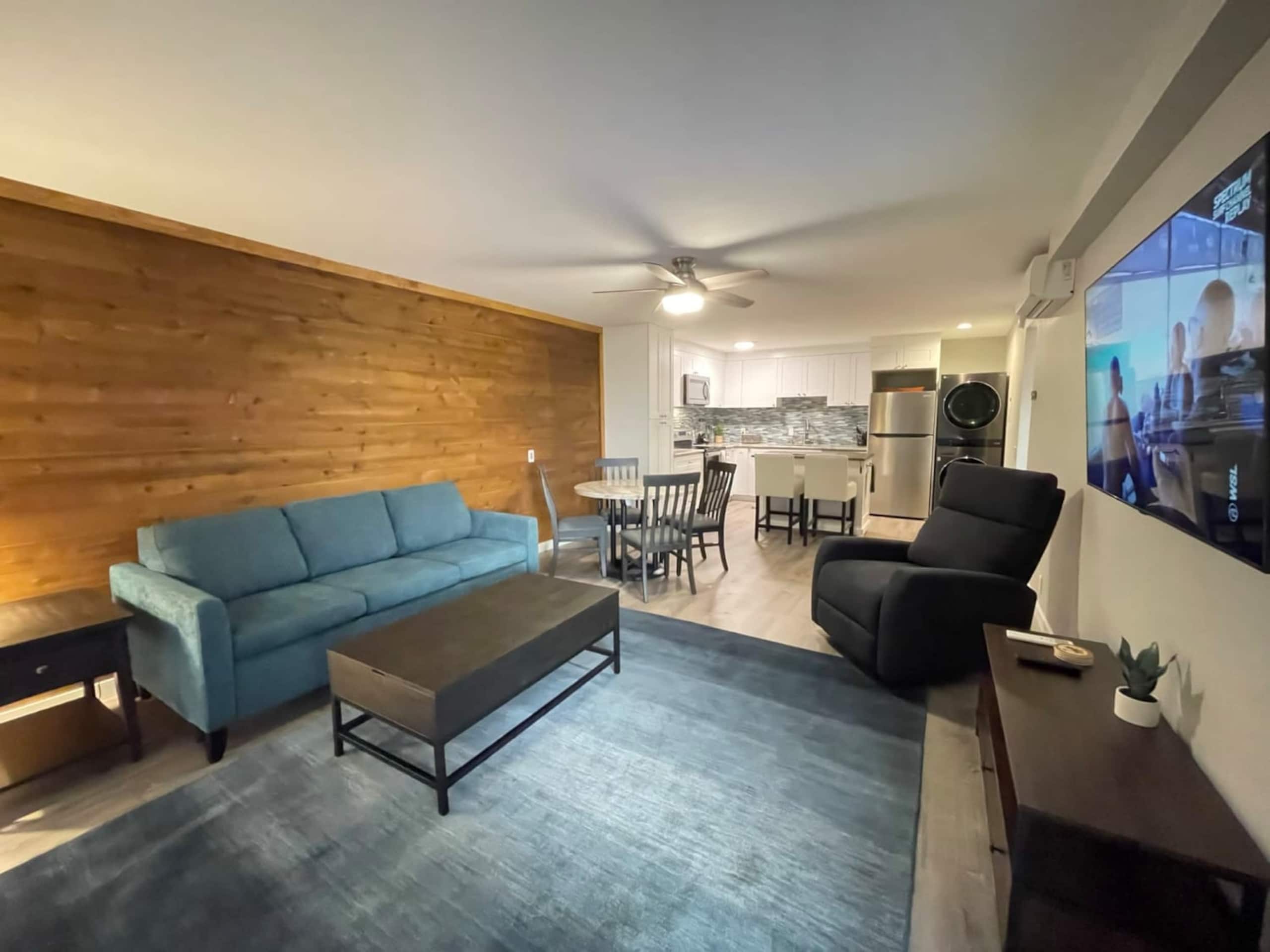 Condo in Lahaina · ★4.94 · 1 bedroom · 2 beds · 1 private bath - Image 10