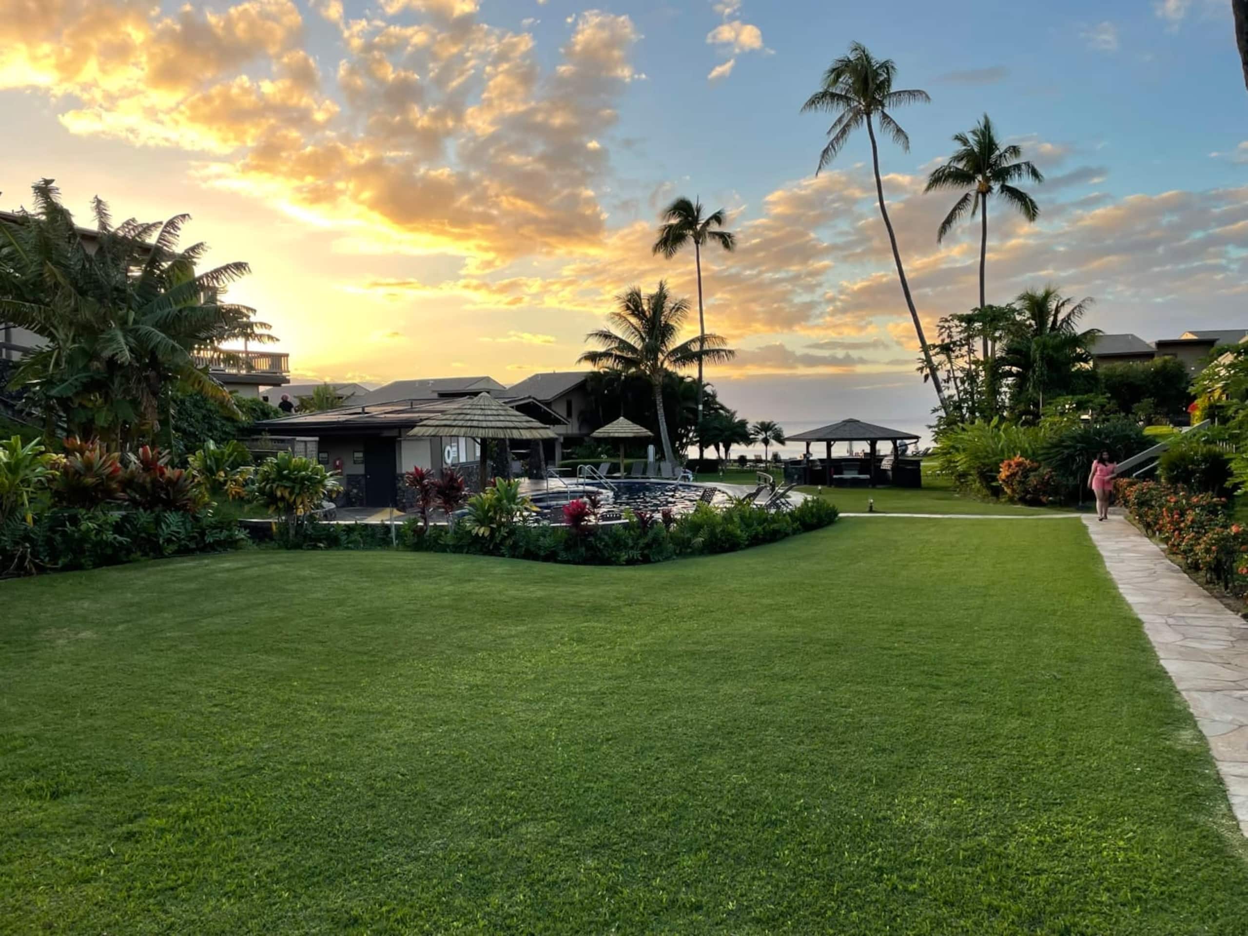 Condo in Lahaina · ★4.94 · 1 bedroom · 2 beds · 1 private bath - Image 5