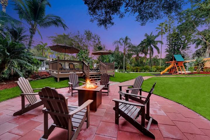 Spacious 6BR w/ POOL & Tons of Games gallery image 4