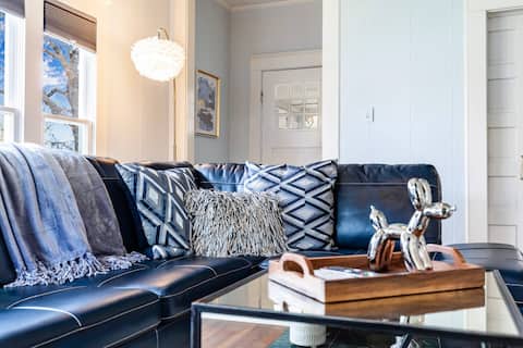 Popular Airbnb listing: Historic Home Right off the Granbury Square in Granbury