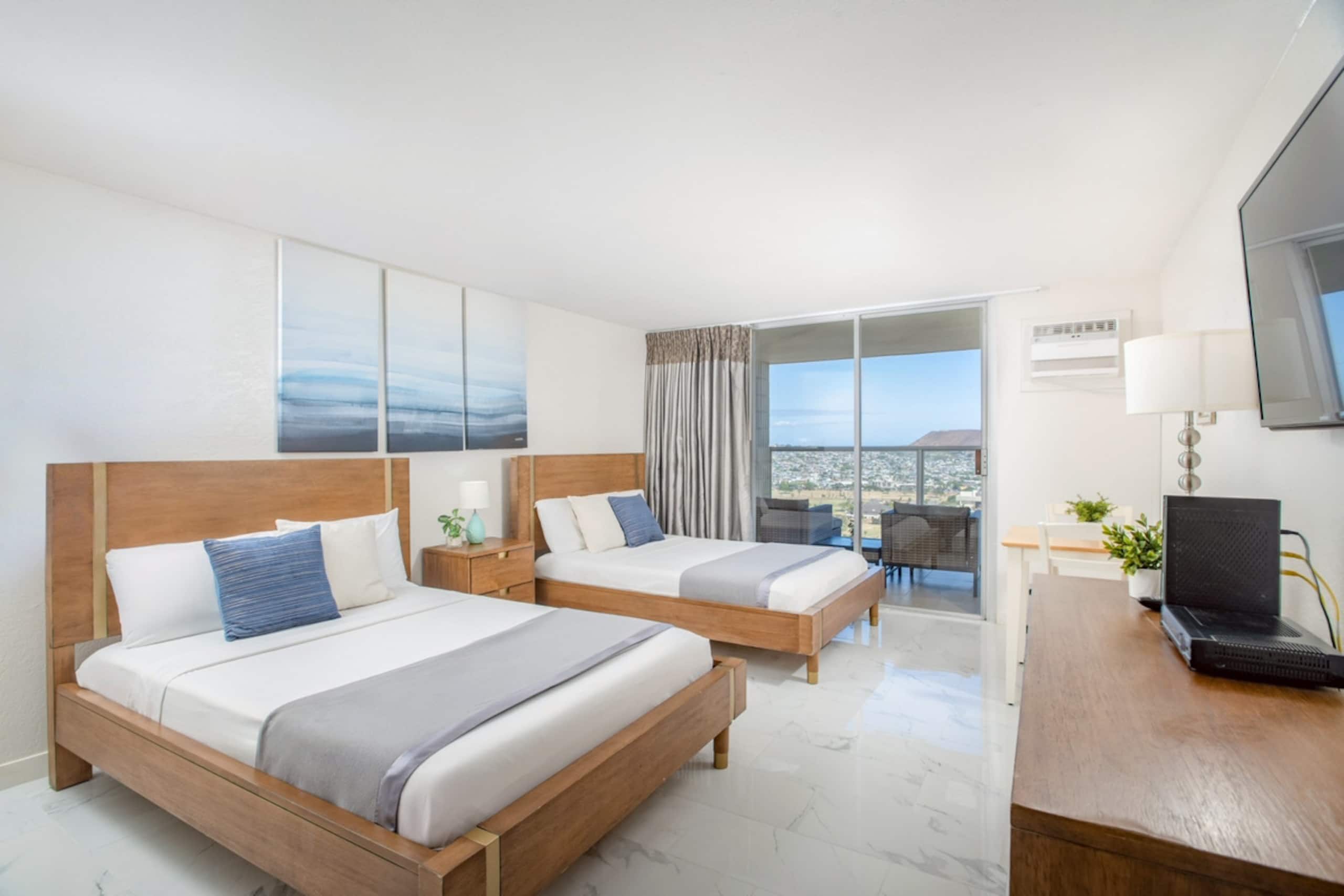 Condo in Honolulu · ★4.58 · 1 bedroom · 2 beds · No bathroom - Image 1