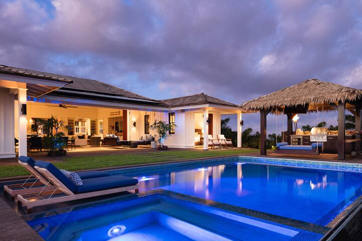 Hale Ho’oli: Luxurious Sea-View Villa + Pool/Spa