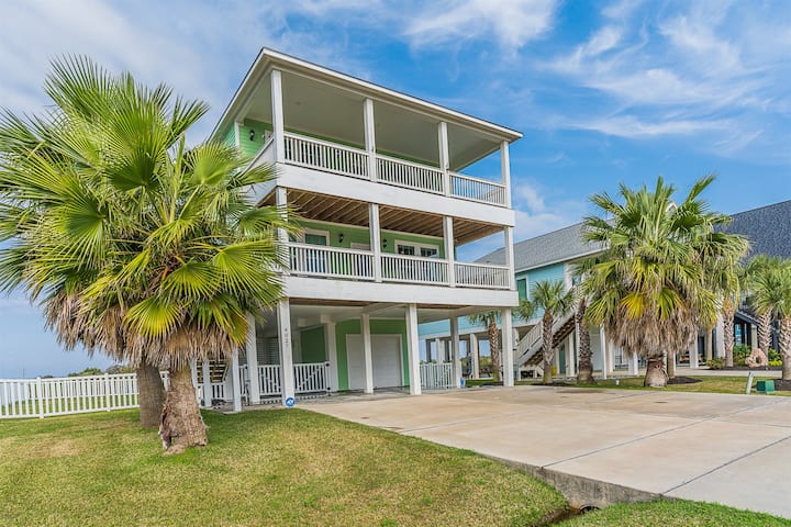 Serene Beach Home With Pool! - Jamaica Beach, TX