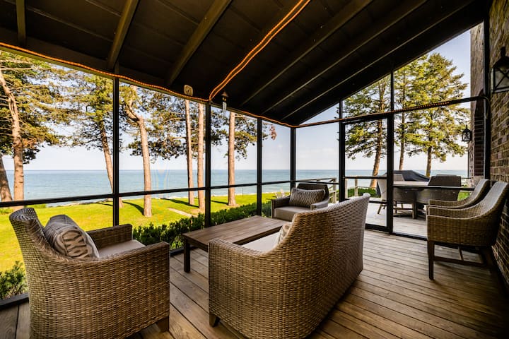 Private Lakefront Estate! Three Night Minimum!