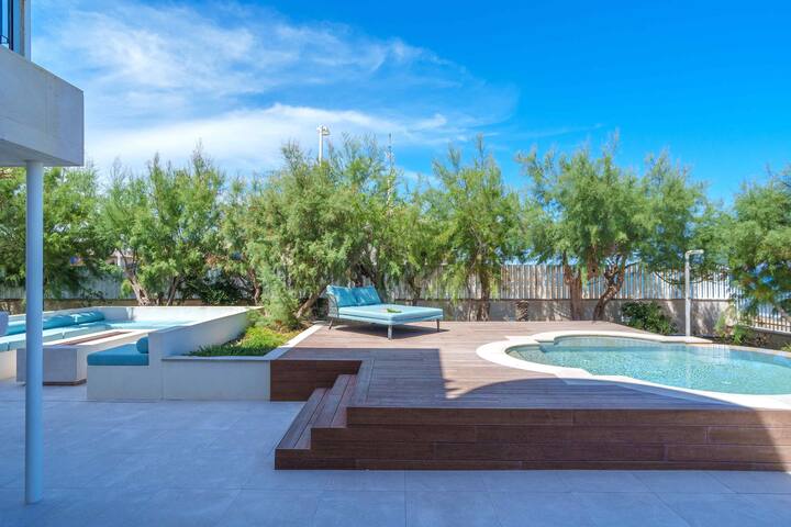 Beach Nest Villa gallery image 3