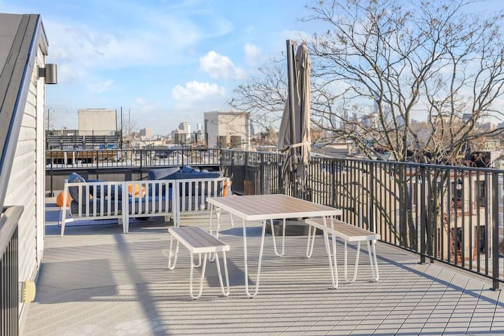 SkyHouse JC – New 3BR Apt w/ Rooftop and Parking gallery image 2