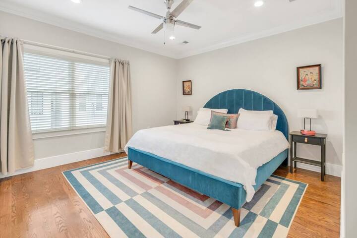 SkyHouse JC – New 3BR Apt w/ Rooftop and Parking gallery image 4