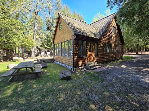 Drummond Island Vacation Homes - Camp McGinnis