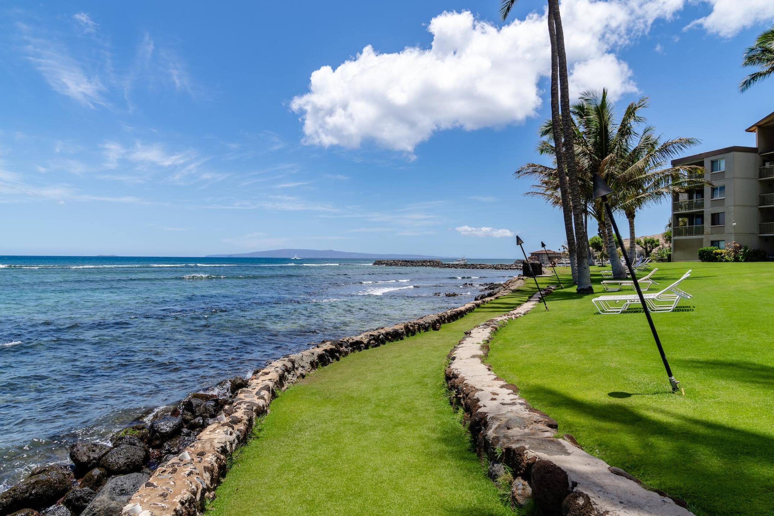 Condo in Wailuku · ★4.97 · 1 bedroom · 1 bed · 1 private bath - Image 41