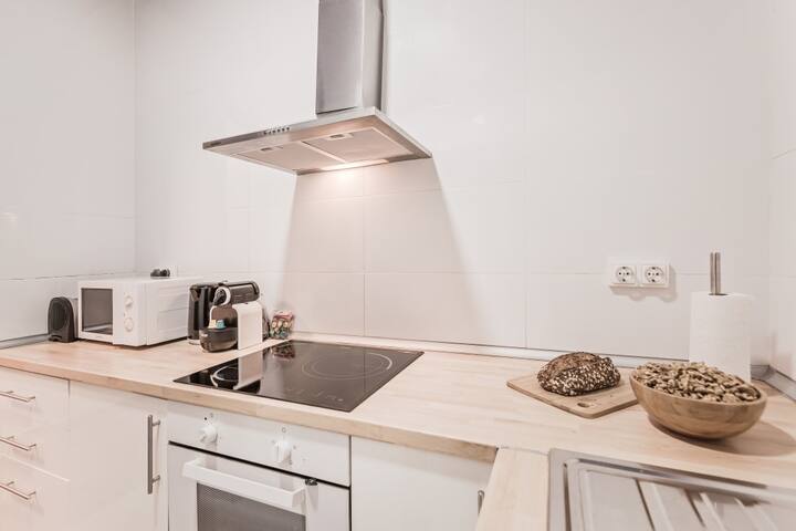 Rocafort | Design 4BR Apt. in the city center gallery image 5