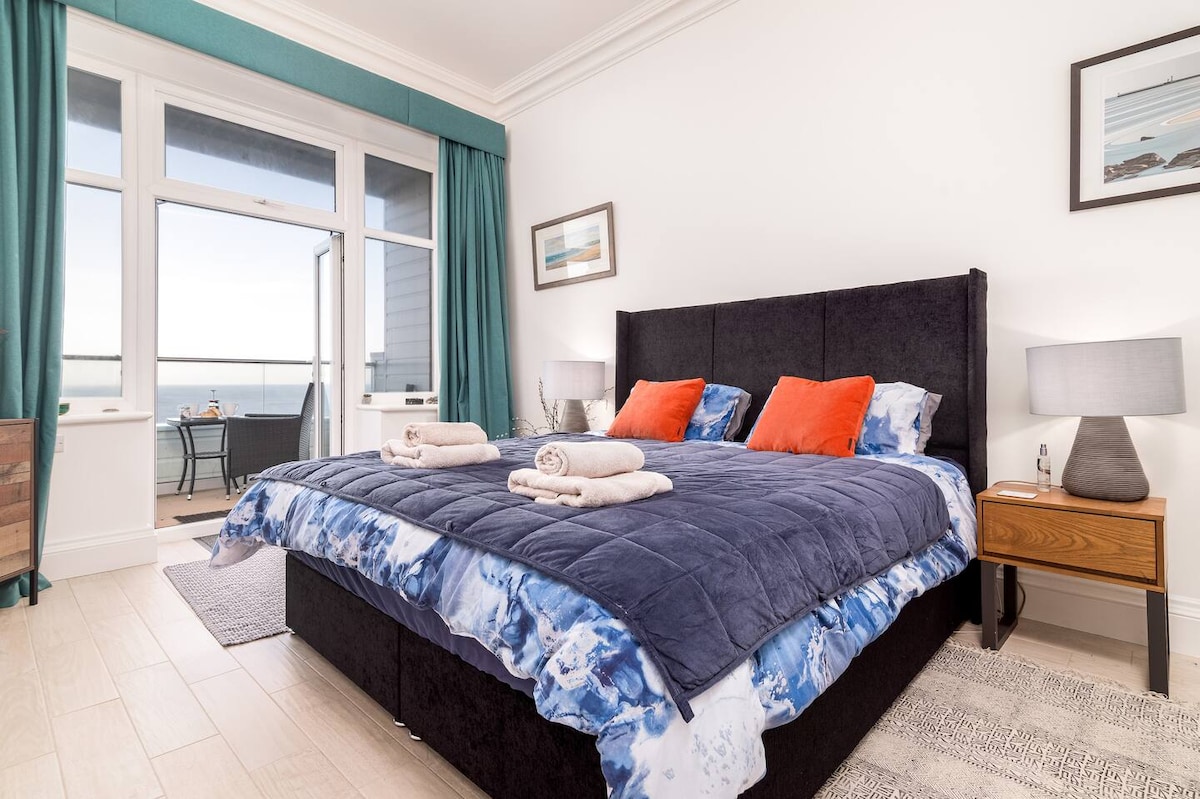 Slaapkamer 1 met uitzicht op zee!