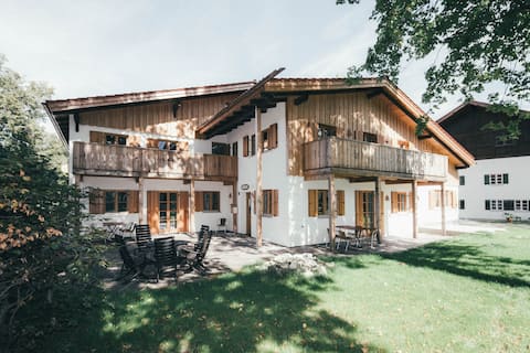 Successful Airbnb property: 142m² · 2BR & terrace with beautiful garden in Schwangau