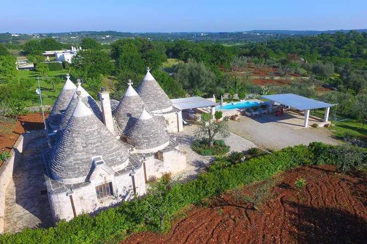Trullo Antico with exclusive swimming pool gallery image 4