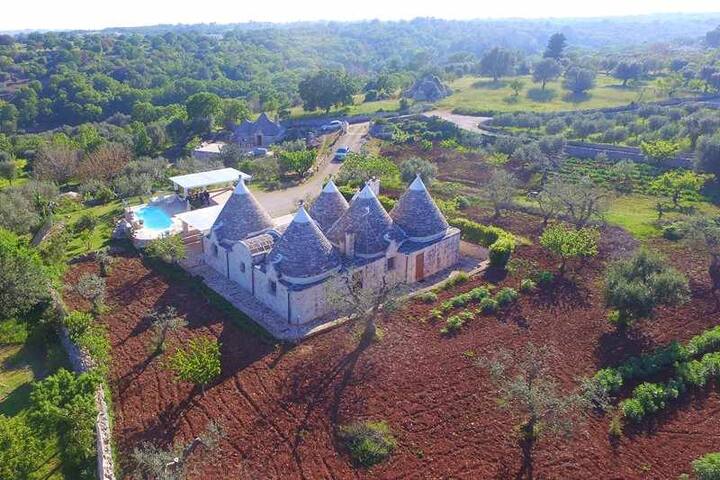 Trullo Antico with exclusive swimming pool gallery image 2