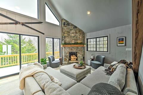 Vermont Ski Chalet ~ 5 Mi to Magic Mountain