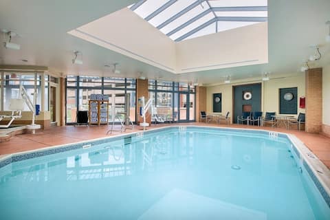 National Harbor • Pool + Dc • 2Br Deluxe