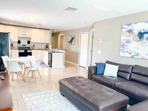 Contemporary 3 Bedroom Home in Dade City