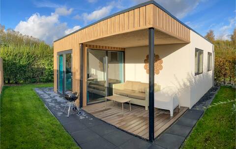 2 bedroom cozy home in Heinkenszand