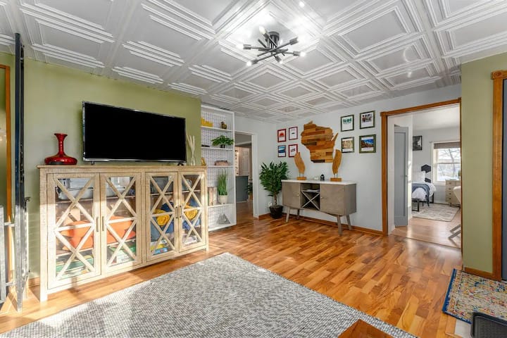 Comfort & Stylish*sleeps12*game Room*near Downtown - Chippewa Falls, WI