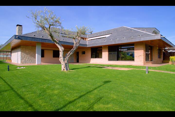 Casa de Vacaciones con pádel en Montseny by Can gallery image 4