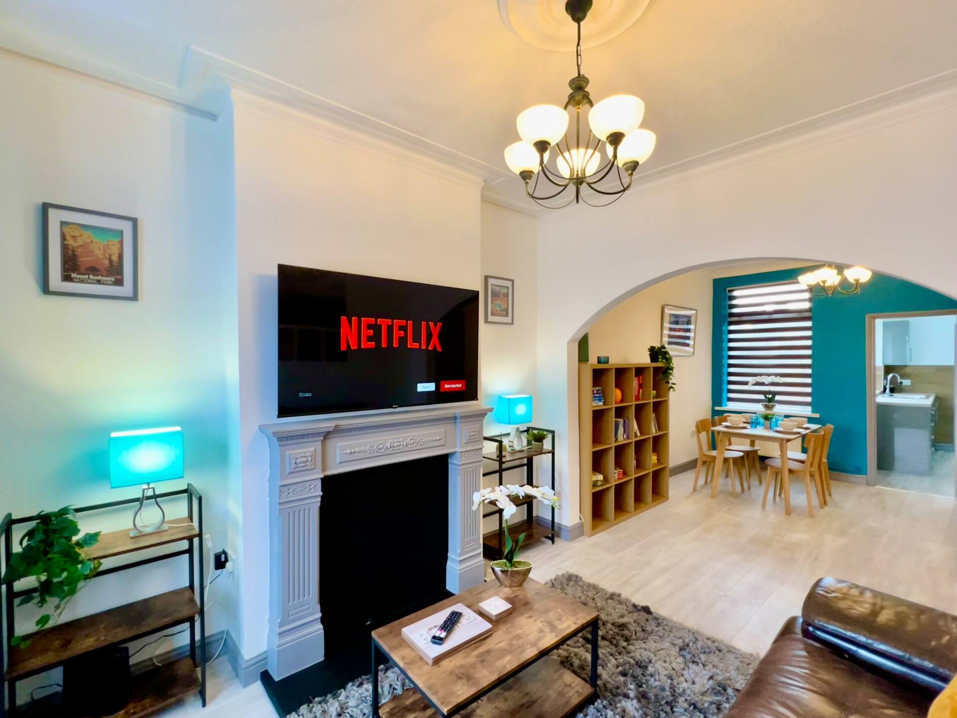 Bramhall House - Great for Contractors or Family Holidays