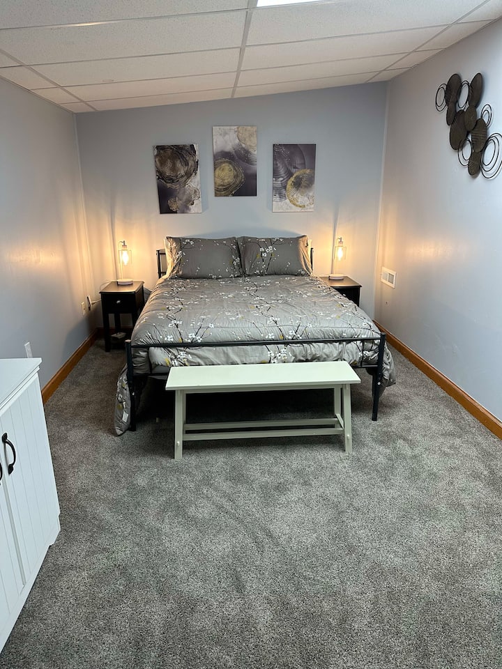 Спална соба 2 брачни кревета (широки 150-179 см)