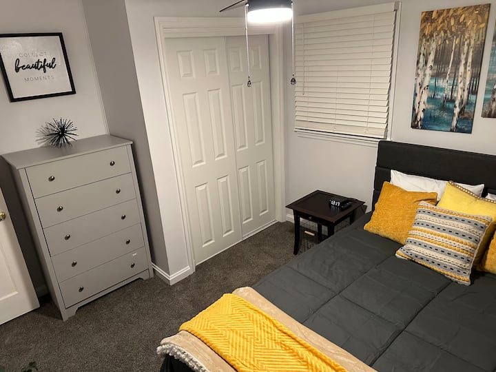 СПАЛНА СОБА 3 /БРАЧЕН КРЕВЕТ (ШИРОК 180 - 180