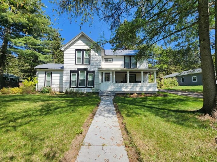 Chequamegon Haus - Charming Home Cable, Wi - Nelson Lake, WI