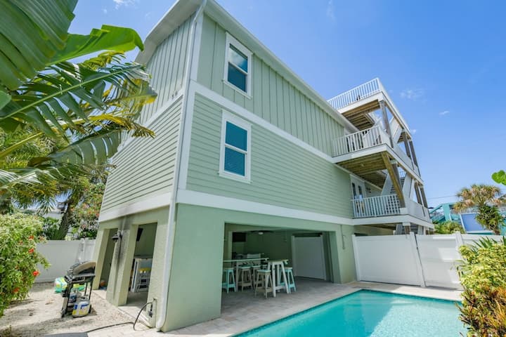 Family Tides – Pool, Views & Rooftop Deck Ami Stay - Anna Maria, FL