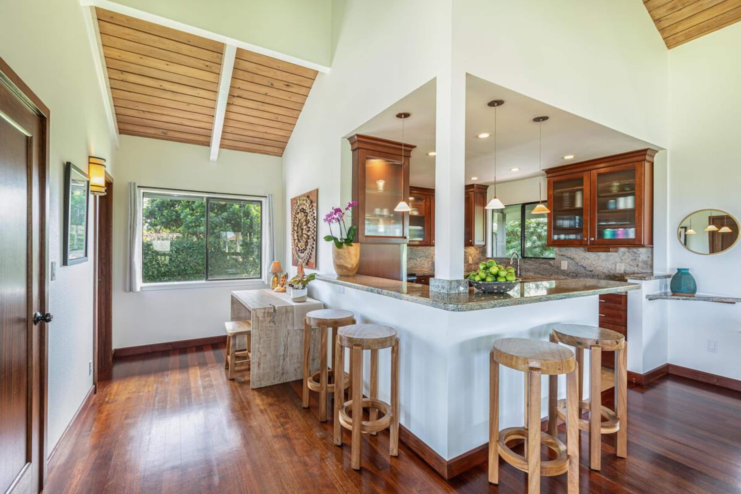 Home in Princeville · ★5.0 · 3 bedrooms · 3 beds · 2.5 baths - Image 13