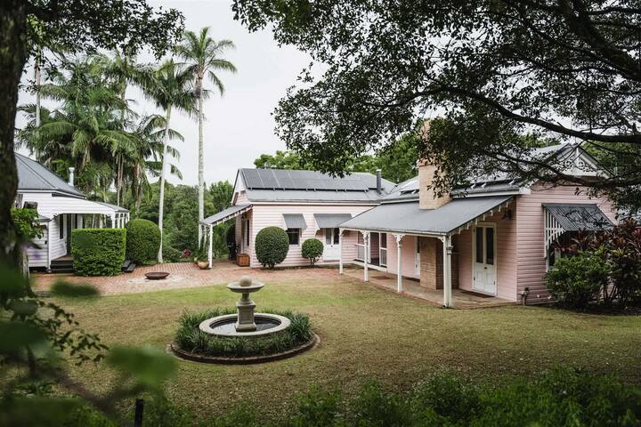 Montville Estate – Luxury Hinterland Home & Pool gallery image 3