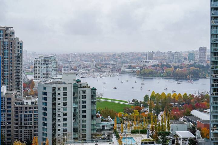 Modern Downtown Apartment with Water Views