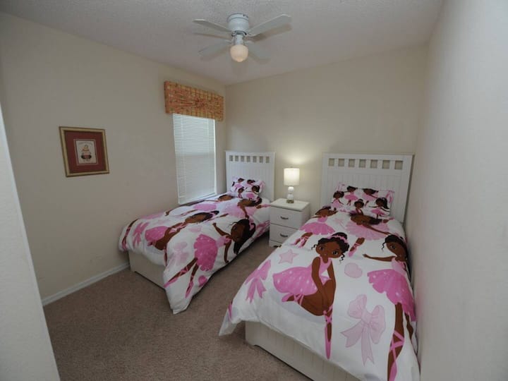 Dhomë gjumi me dy krevate tekë