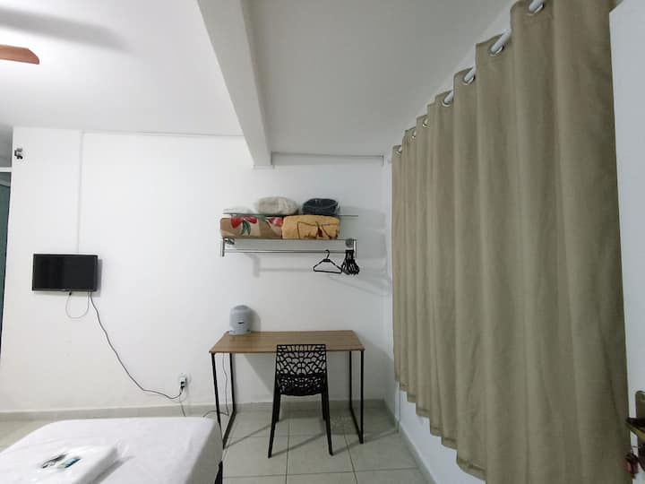 Quarto Amplo Vila Olímpia *Localização Top *-A53 - São Paulo
