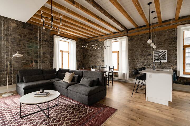 Luxury Apartment in Old Montreal, River View – 201 gallery image 5