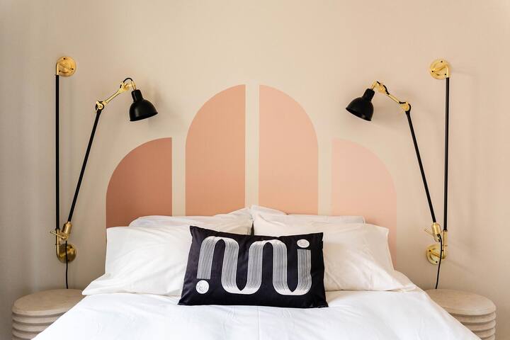 Luxury Apartment in Old Montreal – Suite 304 gallery image 3