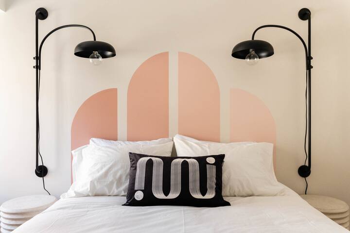 Luxury Apartment Old Montreal Pl. Royale View 401 gallery image 3